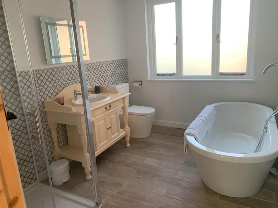 Cottage With Outstanding Views Velindre  Esterno foto